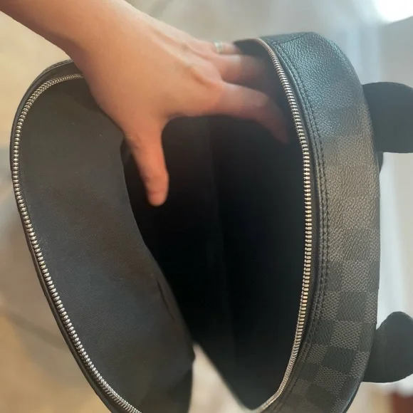 Original Louis Vuitton Damier Graphite Michael Backpack. receipt and dust bag. - Picture 6 of 11